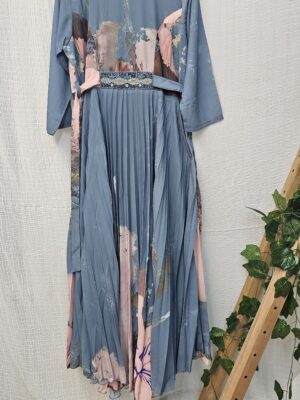 gown
